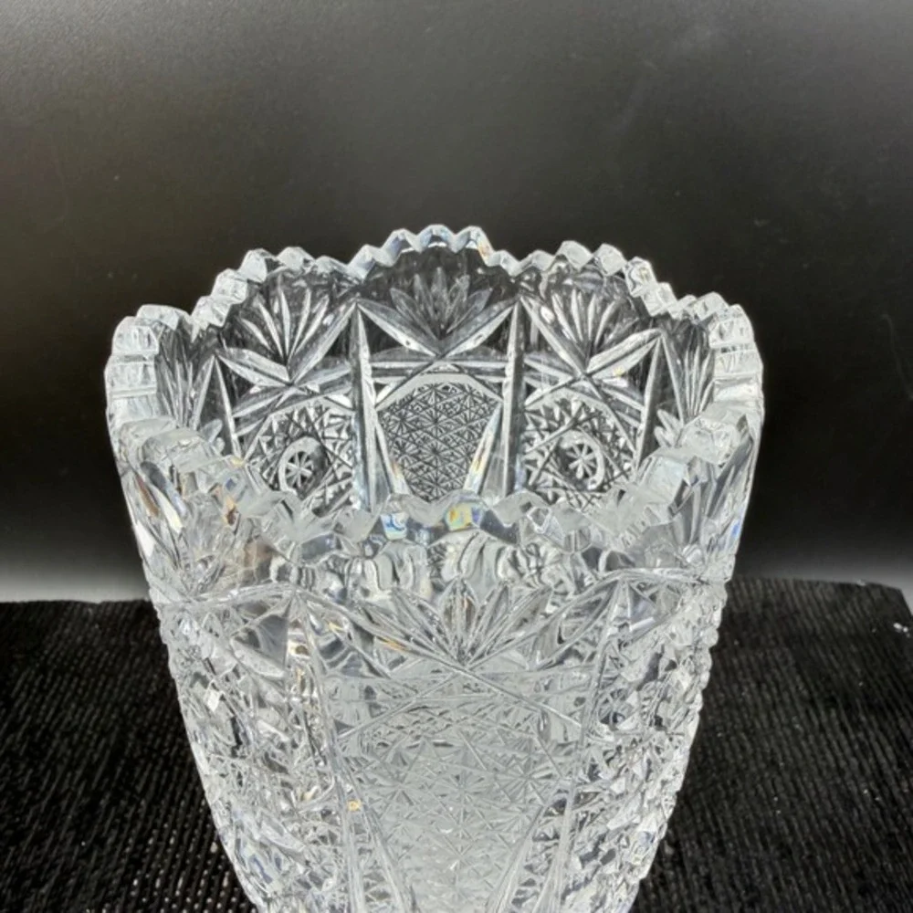 Vintage Cut Crystal Vase 5 Inch Sawtooth Rim Starburst Diamond Pattern Clear‎